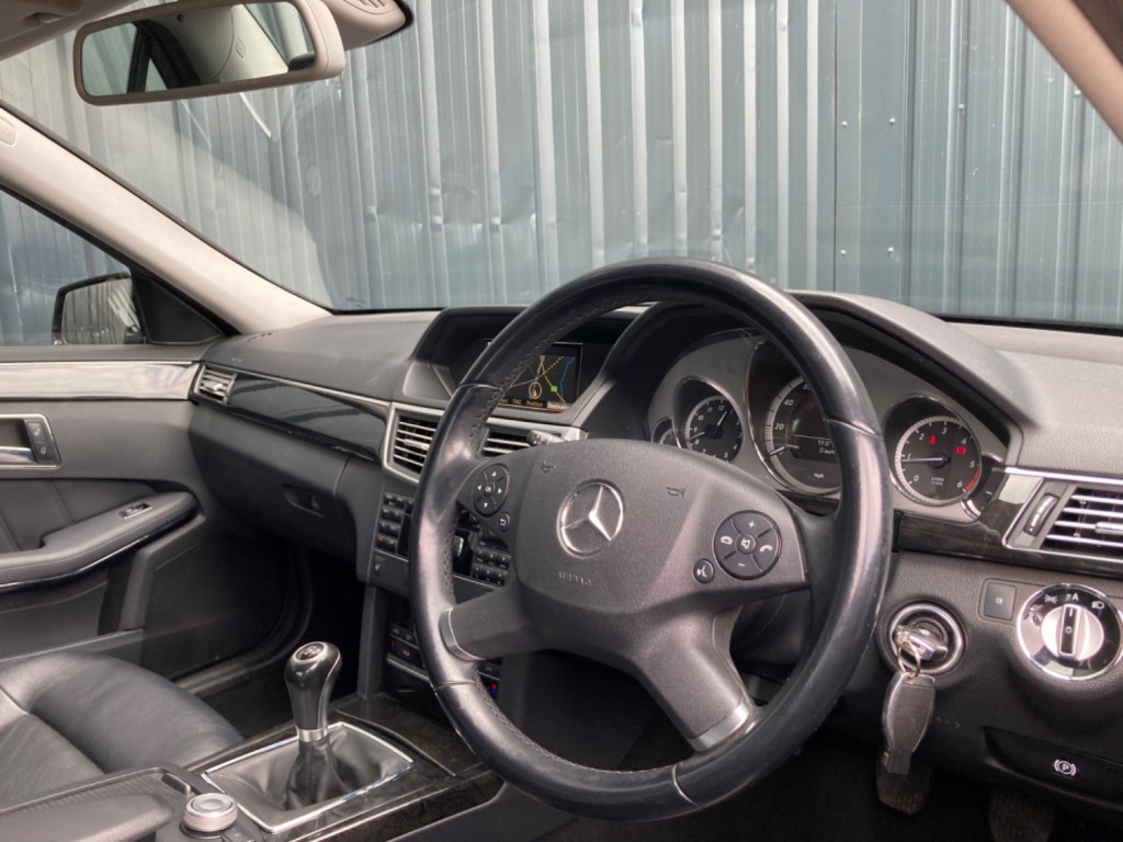 MERCEDES-BENZ E CLASS