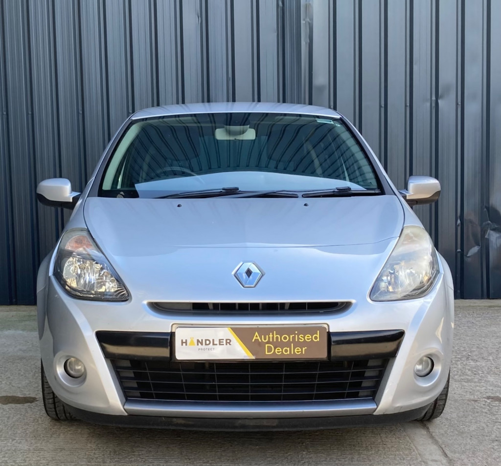 View RENAULT CLIO DYNAMIQUE TOMTOM 16V