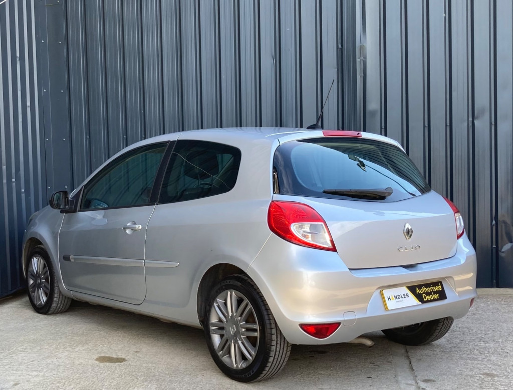 RENAULT CLIO