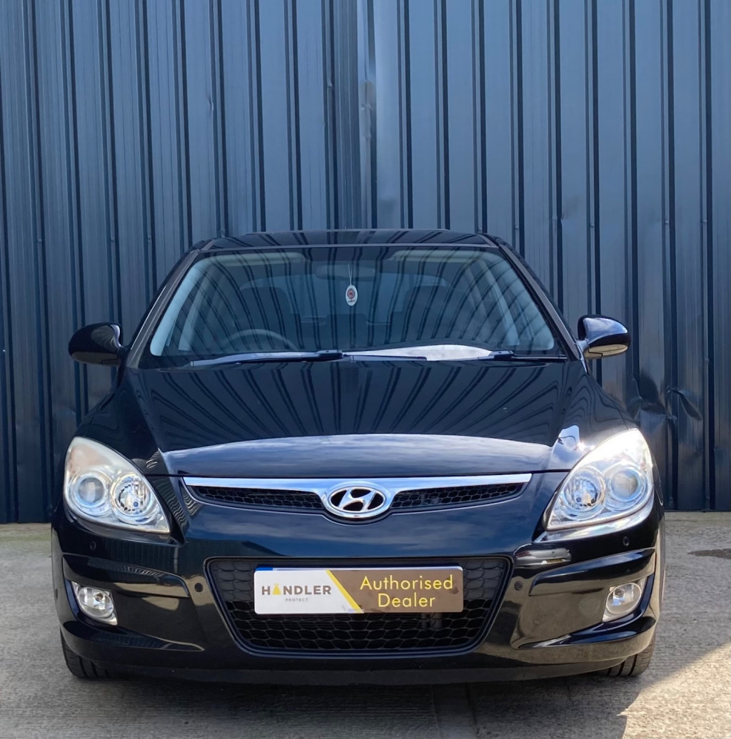 View HYUNDAI I30 CRDI COMFORT