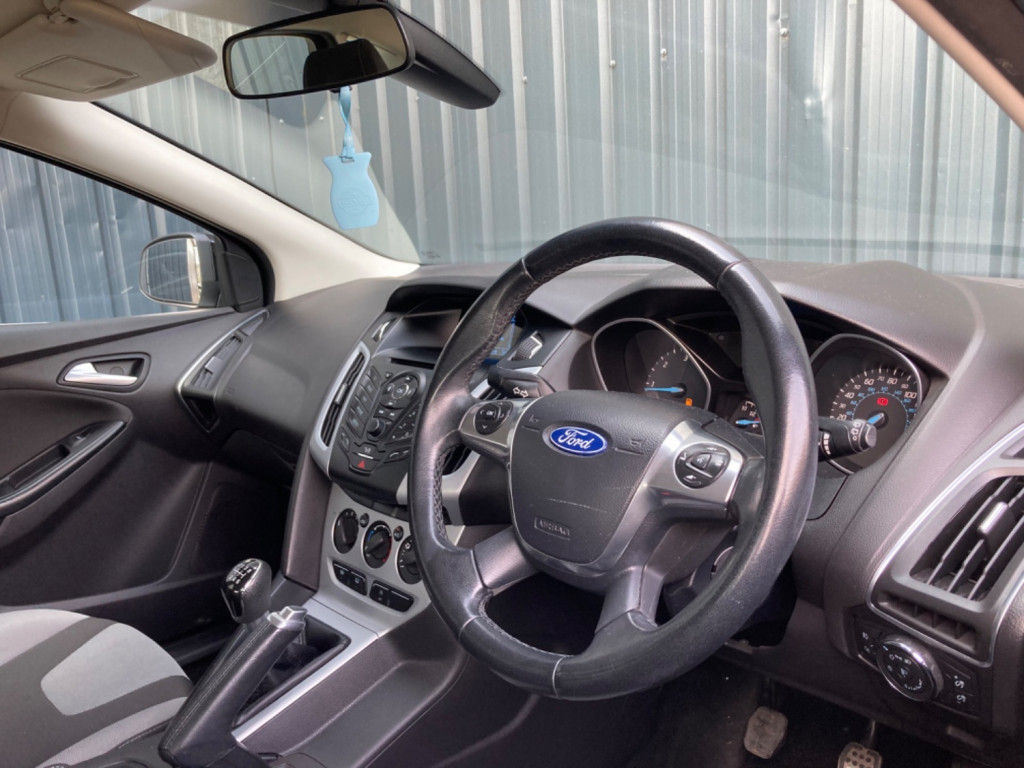 FORD FOCUS