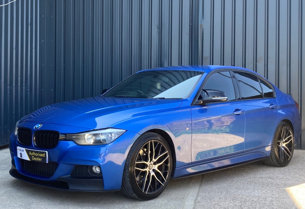 View BMW 3 SERIES 3.0 330d M Sport Saloon