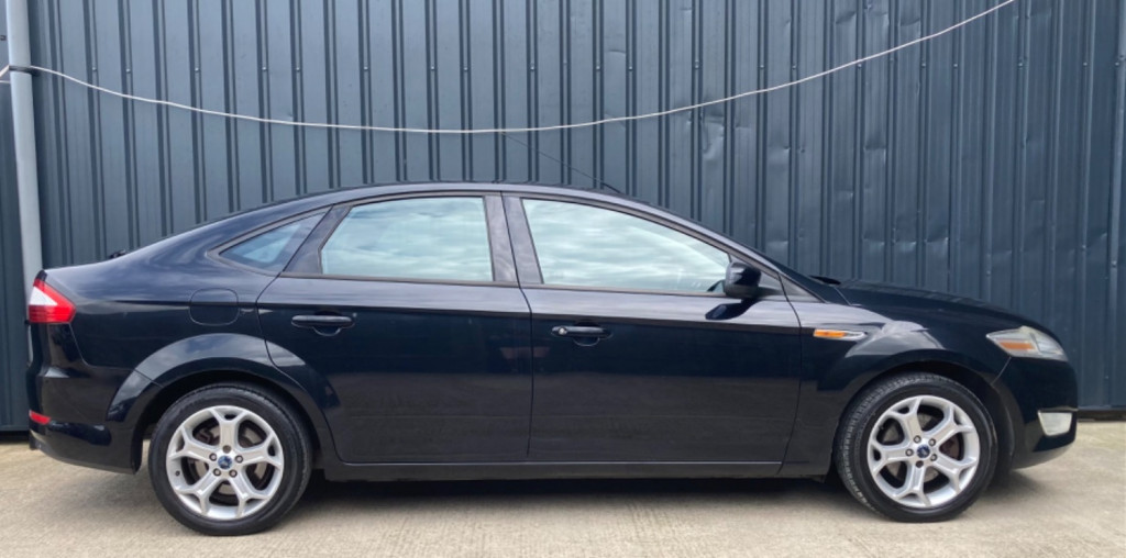 View FORD MONDEO 1.8 TDCi Sport