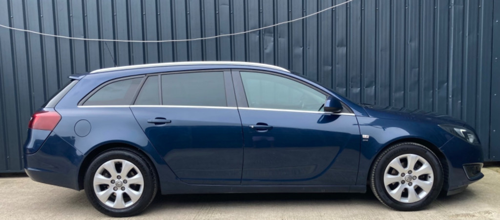 VAUXHALL INSIGNIA