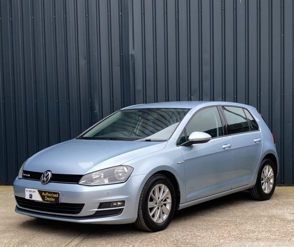 View VOLKSWAGEN GOLF 1.6 TDI BlueMotion