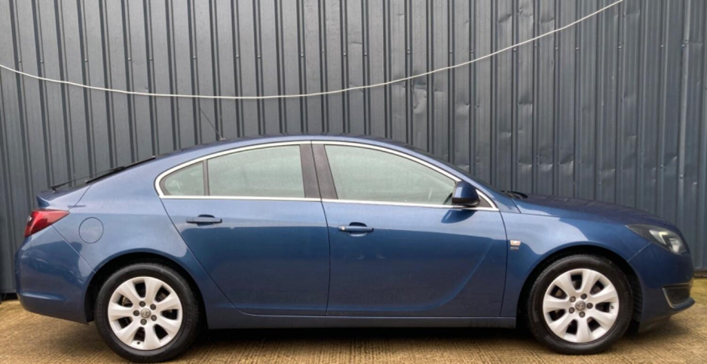 VAUXHALL INSIGNIA