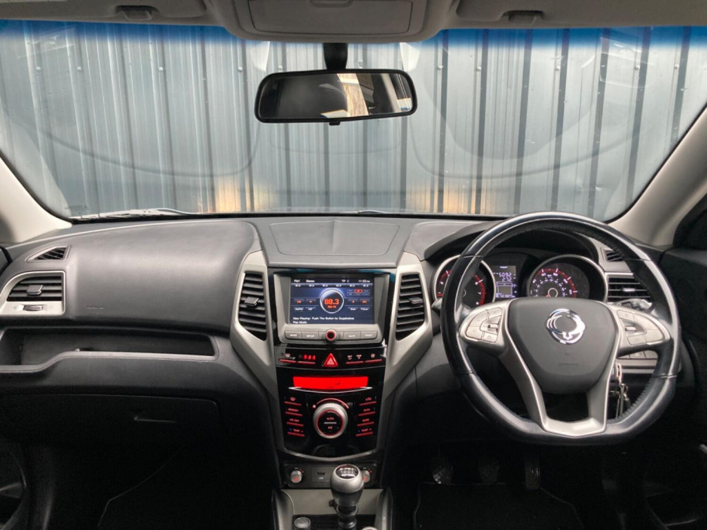 View SSANGYONG TIVOLI 1.6 e-XGi EX
