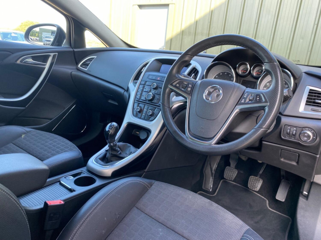 View VAUXHALL ASTRA GTC 1.6 T 16V SRi