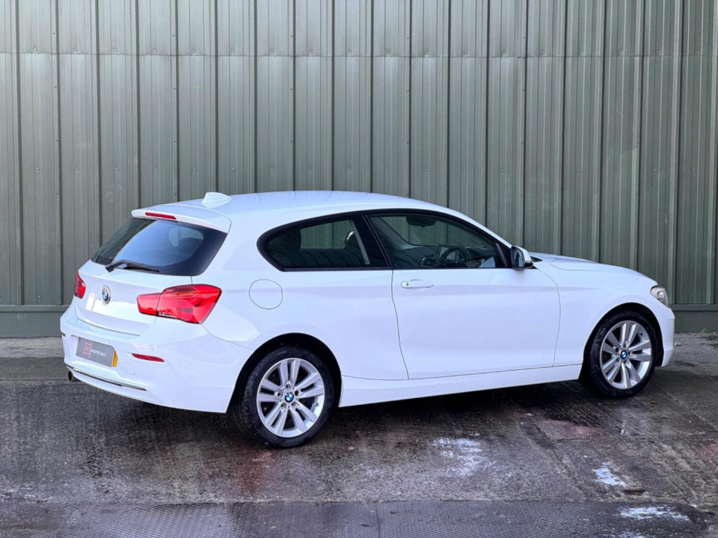 BMW 1 SERIES