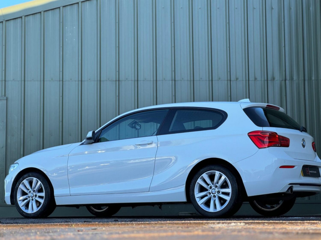 BMW 1 SERIES