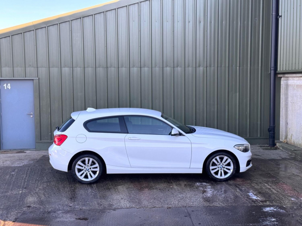 BMW 1 SERIES
