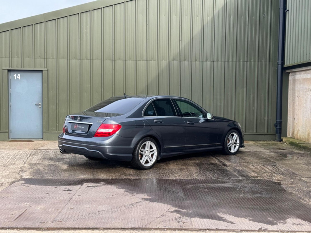MERCEDES-BENZ C CLASS