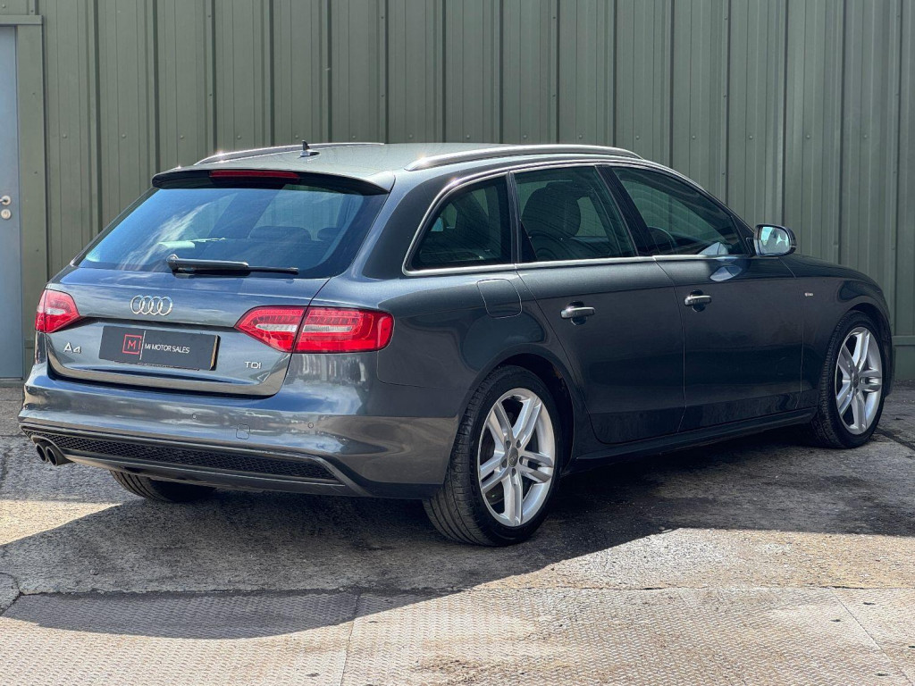 AUDI A4 AVANT