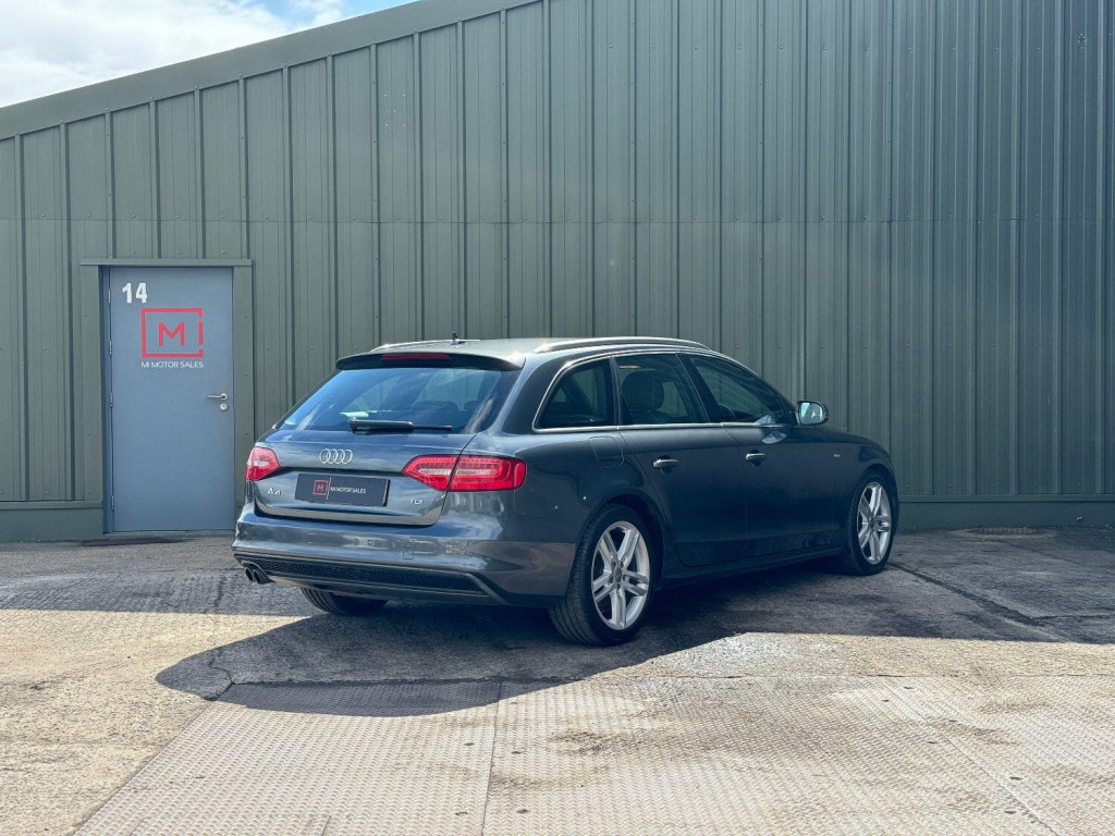 AUDI A4 AVANT