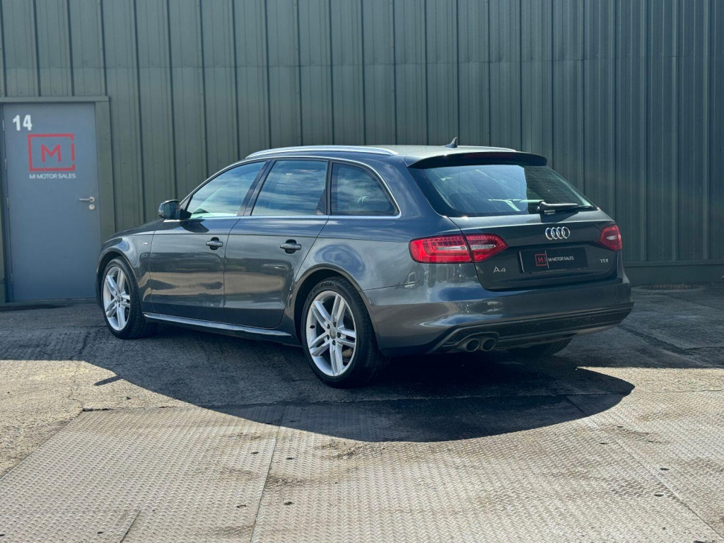 AUDI A4 AVANT
