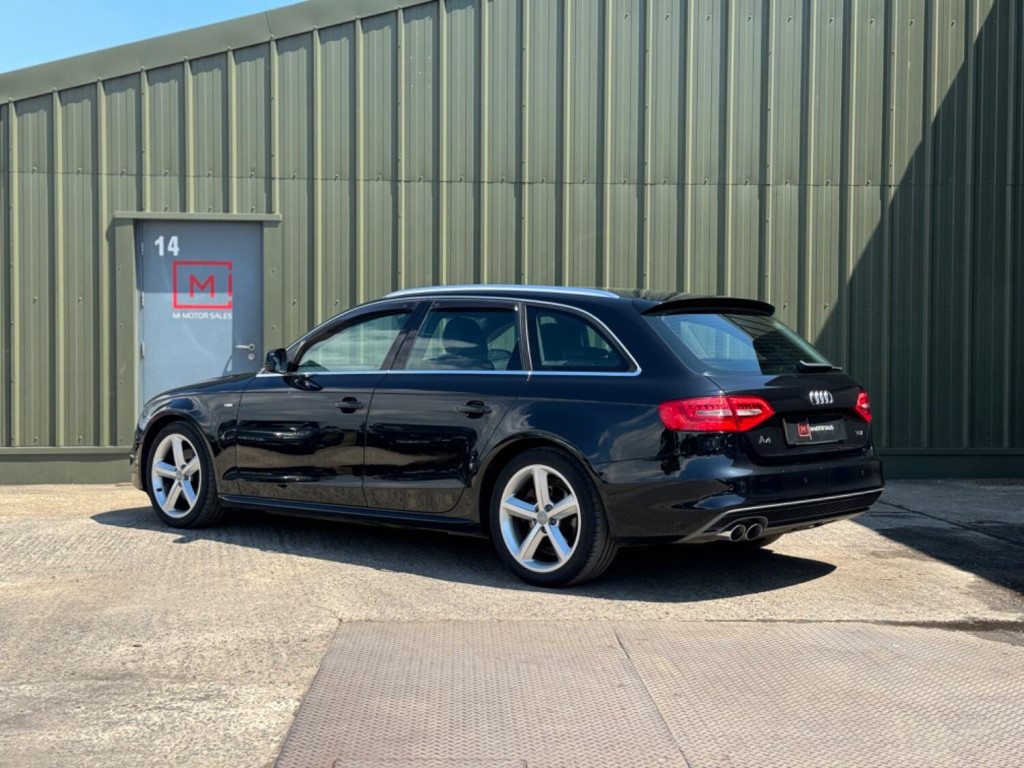AUDI A4 AVANT