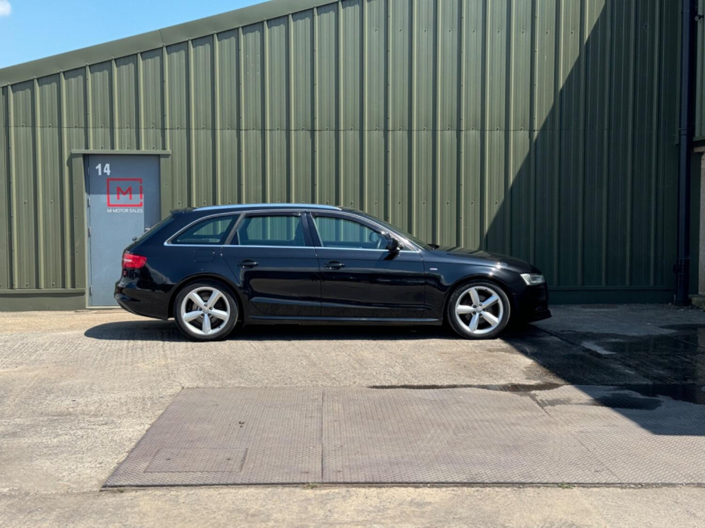 AUDI A4 AVANT
