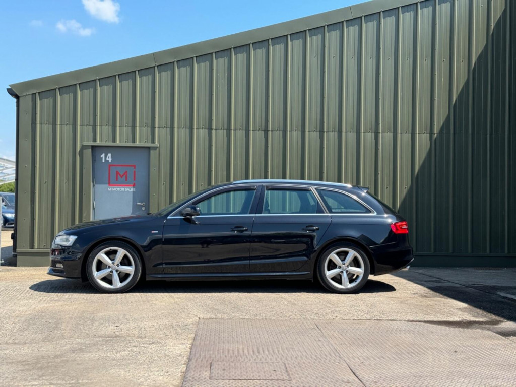 AUDI A4 AVANT