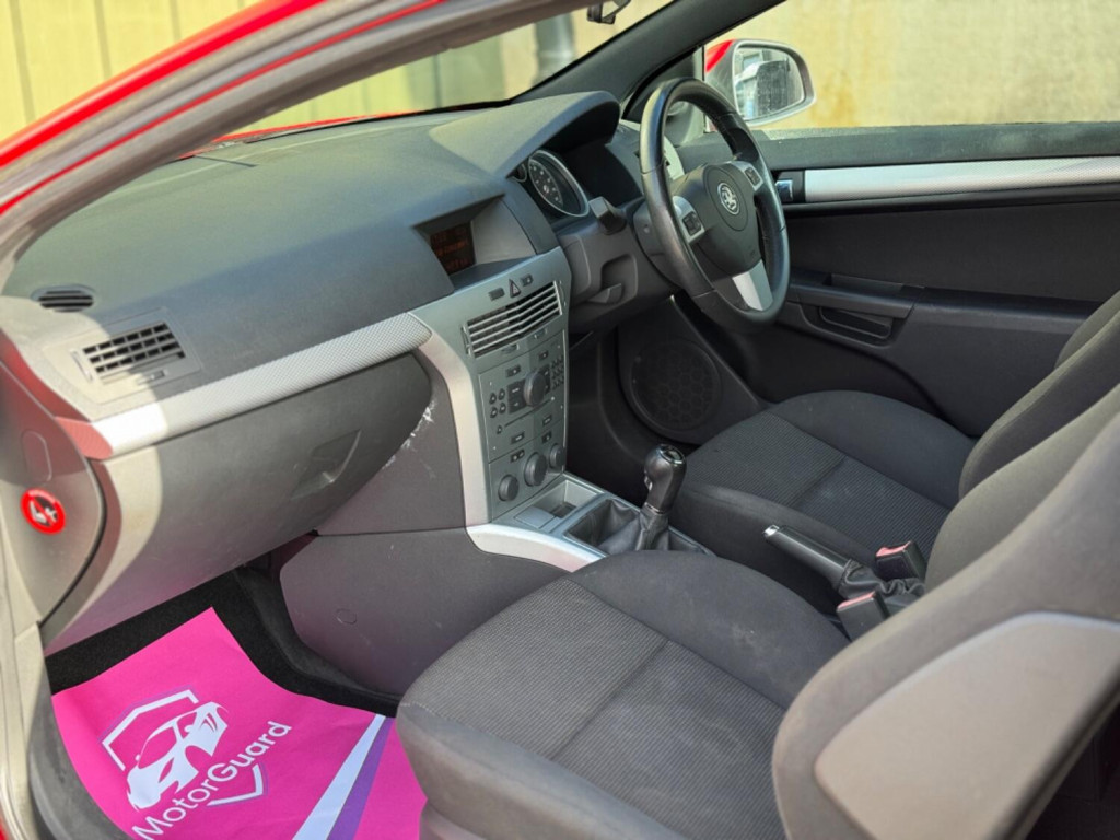 VAUXHALL ASTRA