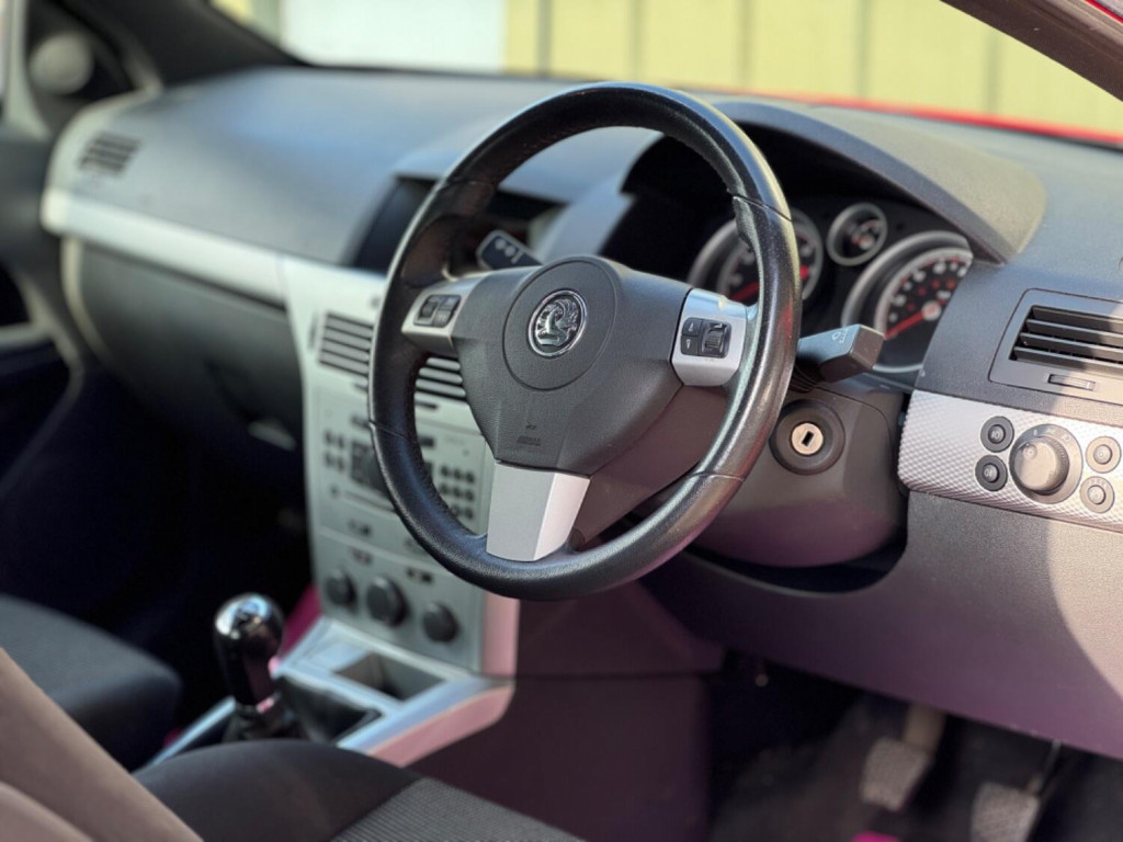 VAUXHALL ASTRA