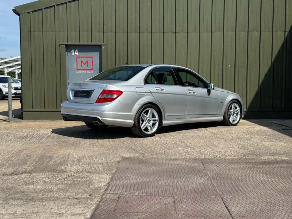 MERCEDES-BENZ C CLASS