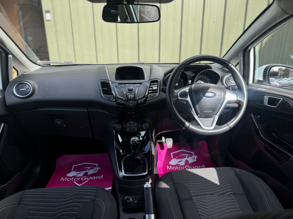 View FORD FIESTA 1.3 Zetec