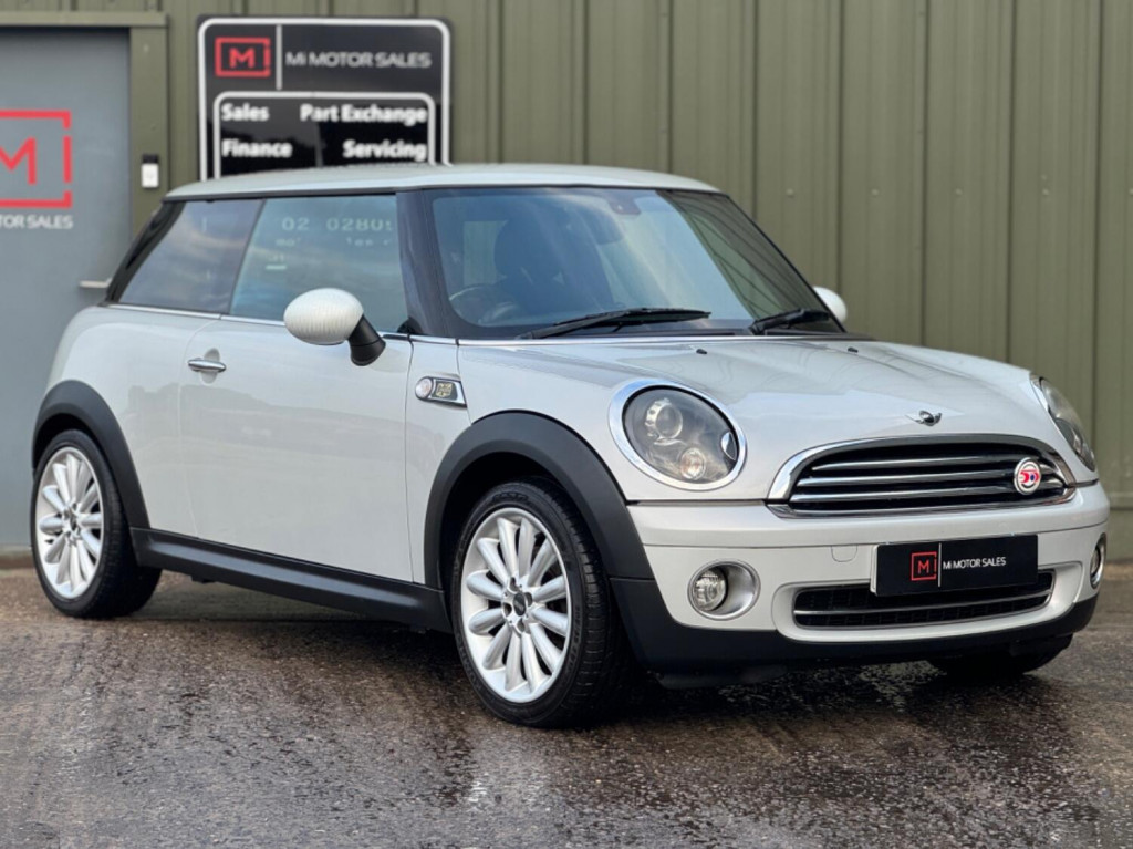 View MINI HATCH 1.6 Cooper Camden Hatch