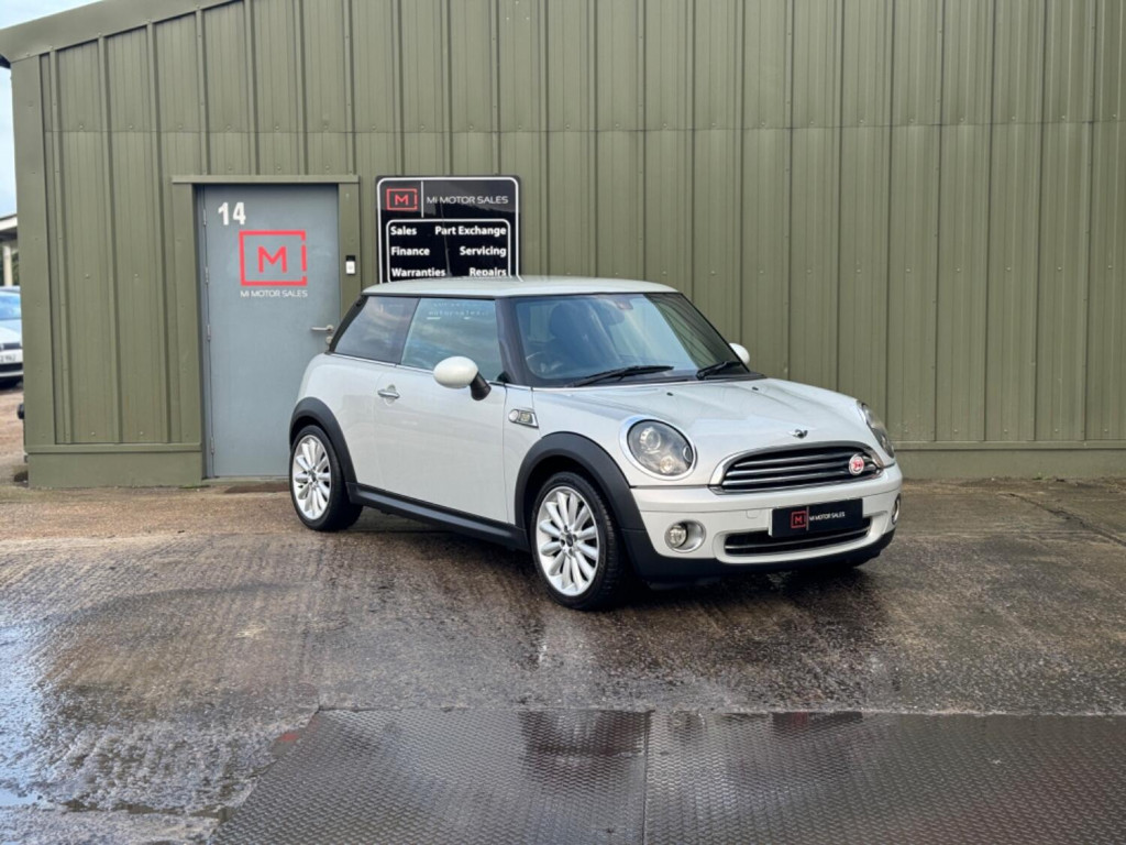MINI HATCH