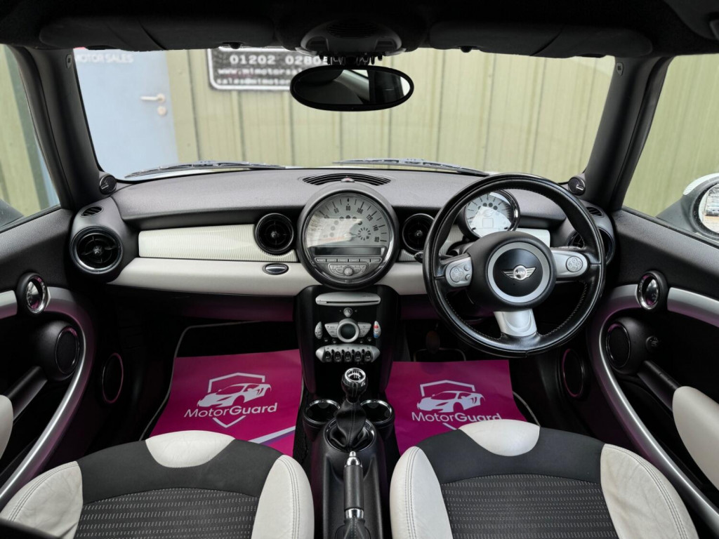 View MINI HATCH 1.6 Cooper Camden Hatch