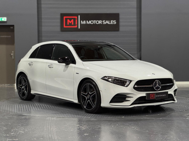 MERCEDES-BENZ A CLASS 1.3 A180 AMG Line Edition