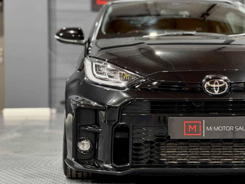 View TOYOTA YARIS 1.6 T GR Circuit