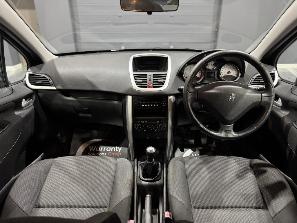 View PEUGEOT 207 1.4 VTi Active