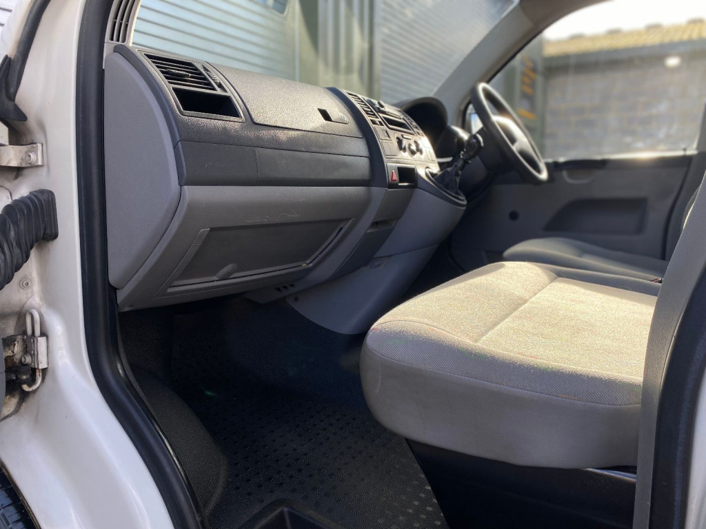 VOLKSWAGEN TRANSPORTER