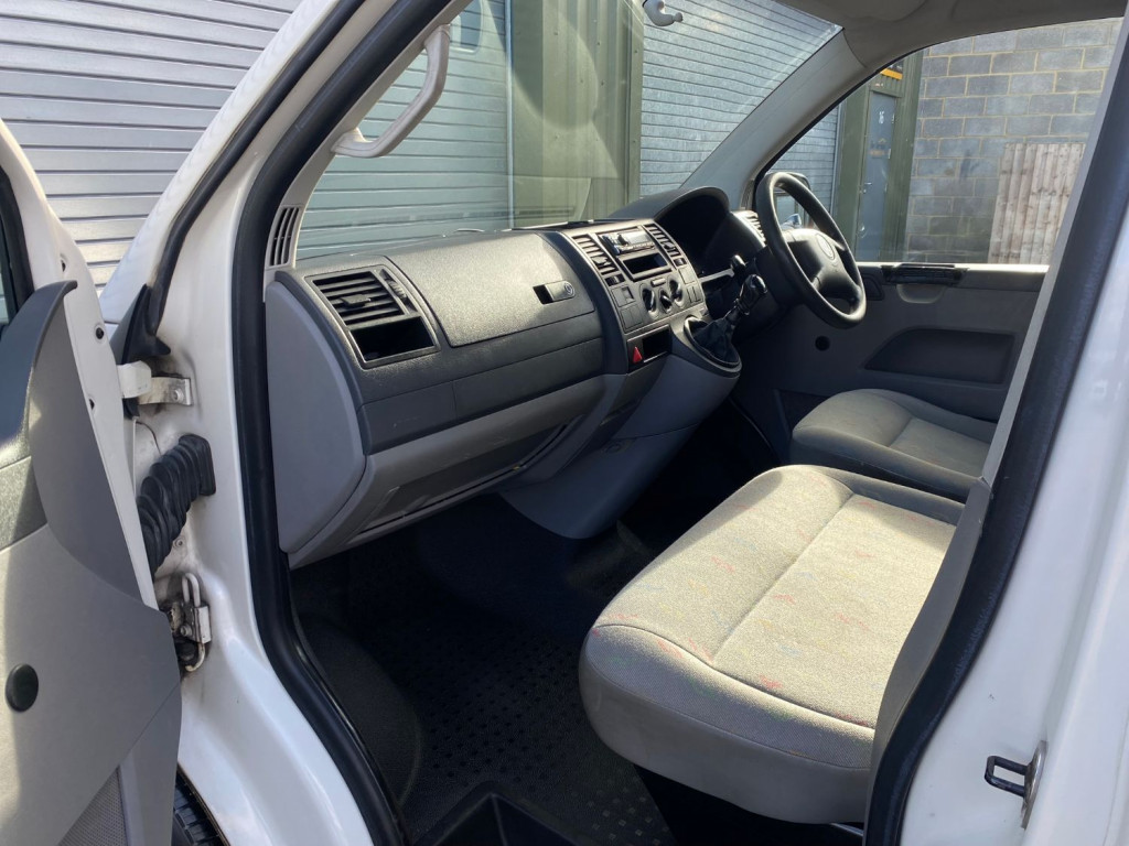 VOLKSWAGEN TRANSPORTER