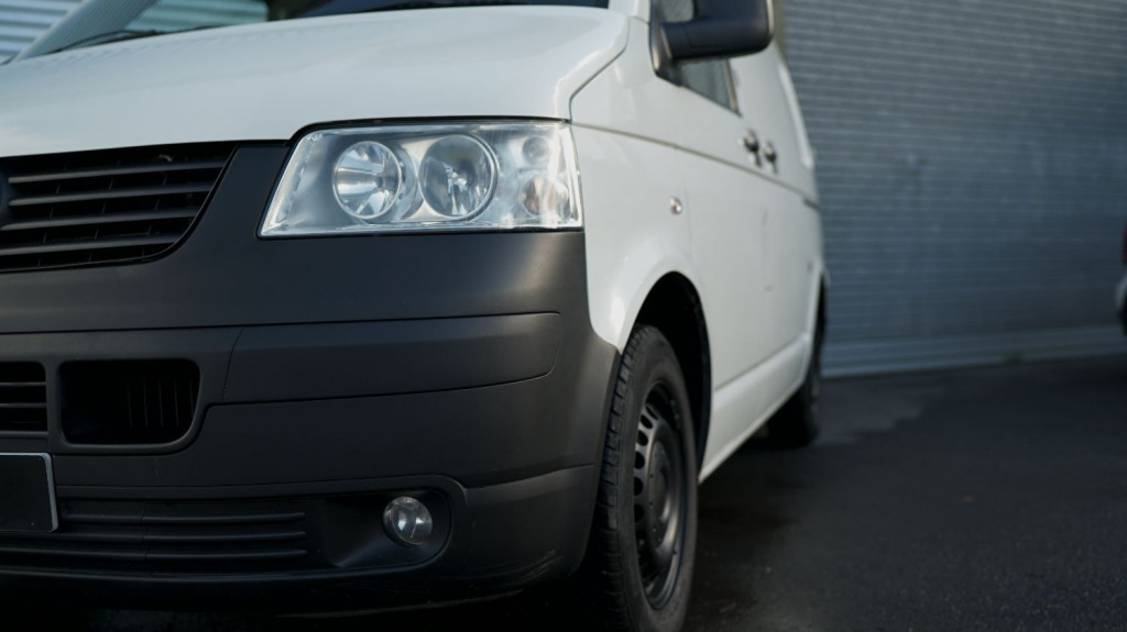VOLKSWAGEN TRANSPORTER