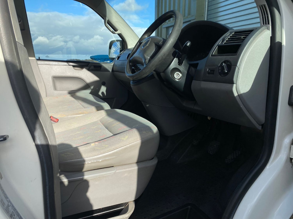 VOLKSWAGEN TRANSPORTER