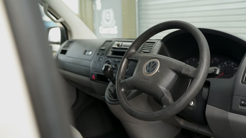 VOLKSWAGEN TRANSPORTER