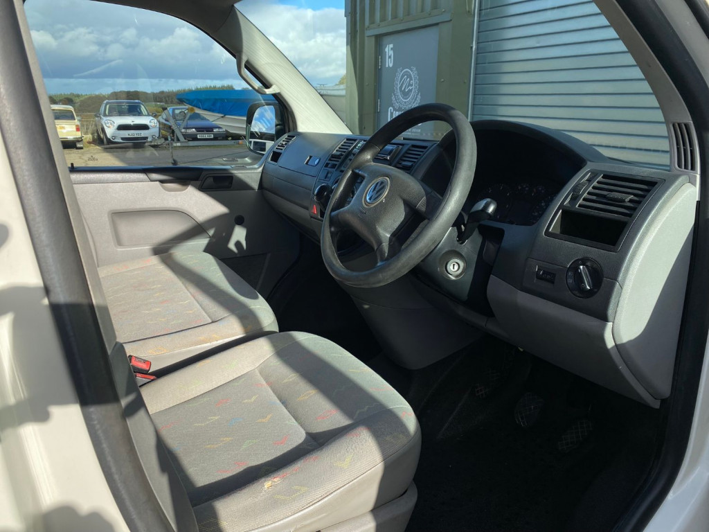 VOLKSWAGEN TRANSPORTER