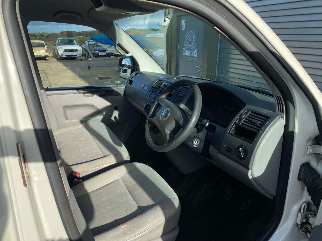 VOLKSWAGEN TRANSPORTER