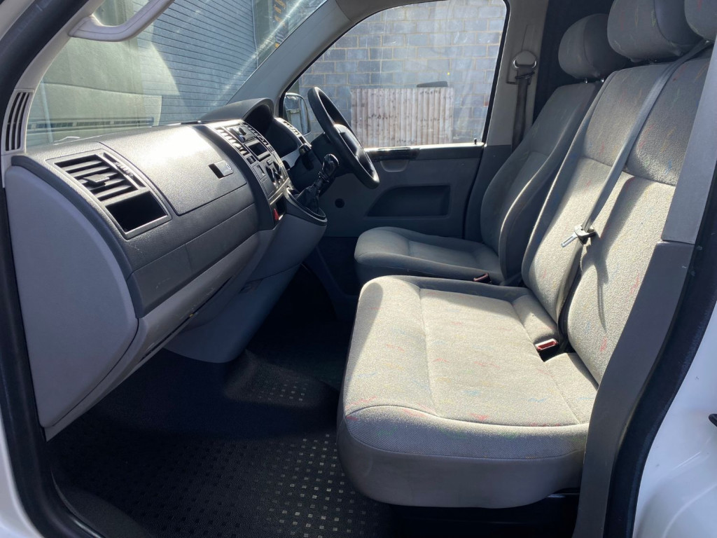 VOLKSWAGEN TRANSPORTER