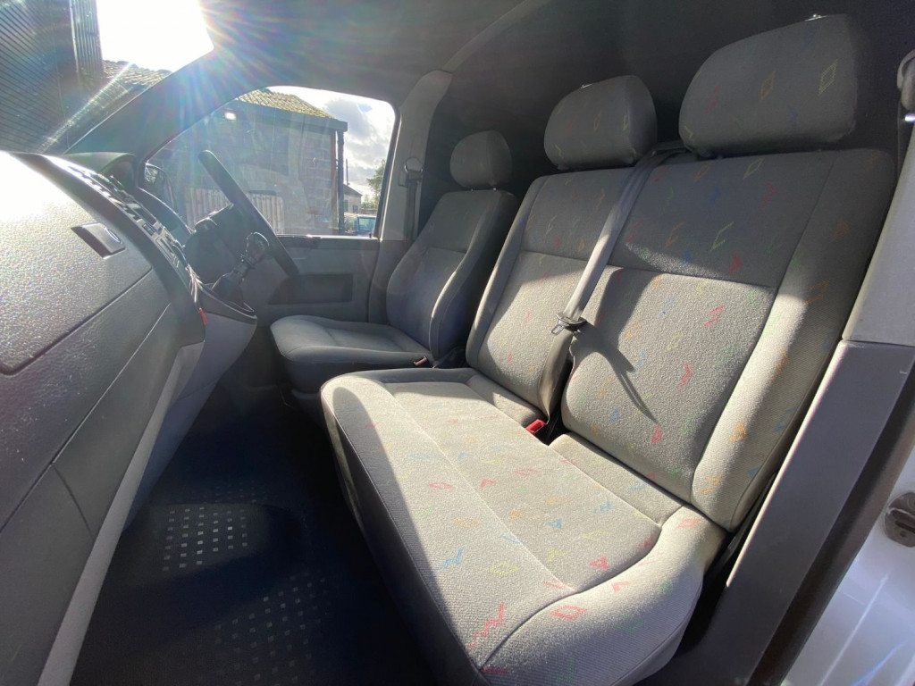 VOLKSWAGEN TRANSPORTER