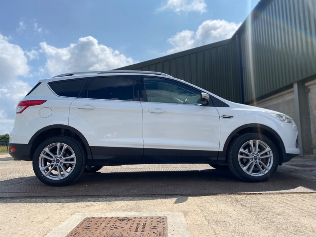 View FORD KUGA TITANIUM X
