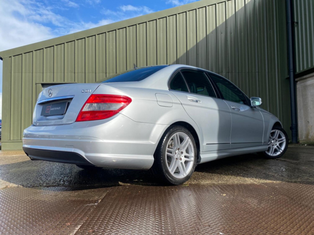 MERCEDES-BENZ C CLASS