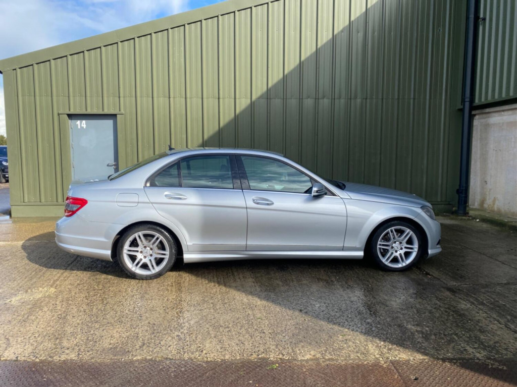 MERCEDES-BENZ C CLASS