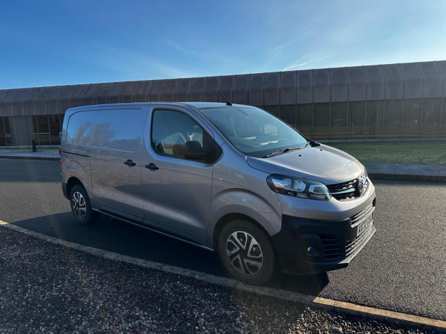 VAUXHALL VIVARO