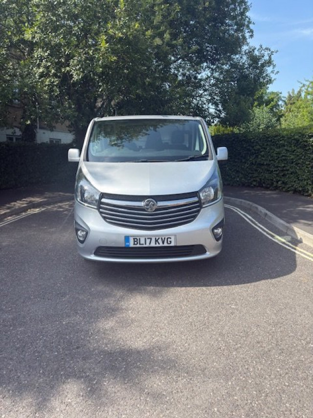 VAUXHALL VIVARO