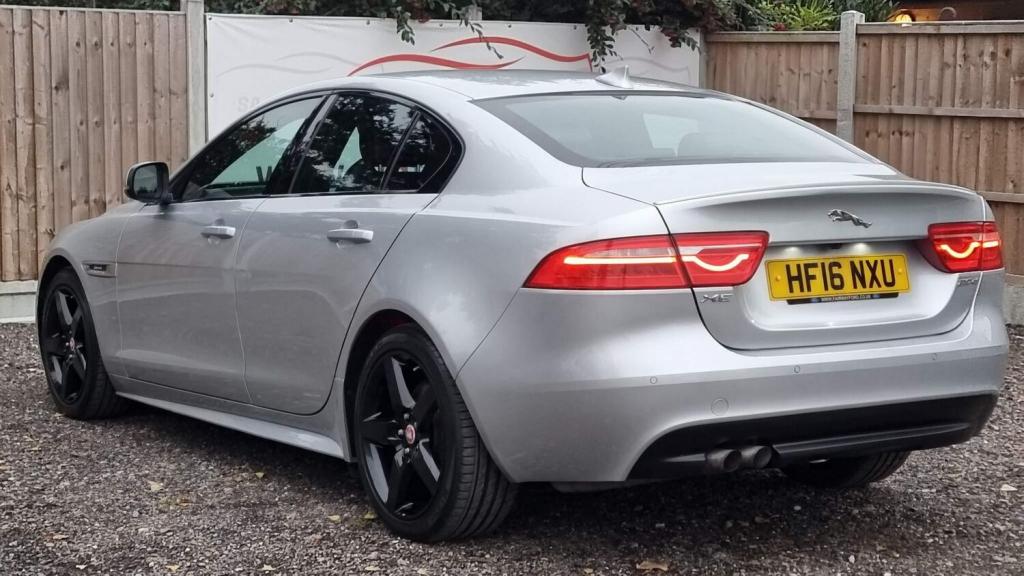 JAGUAR XE