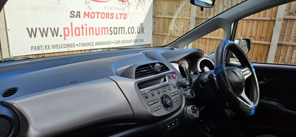 View HONDA JAZZ 1.4 i-VTEC ES i SHIFT Euro 5 5dr