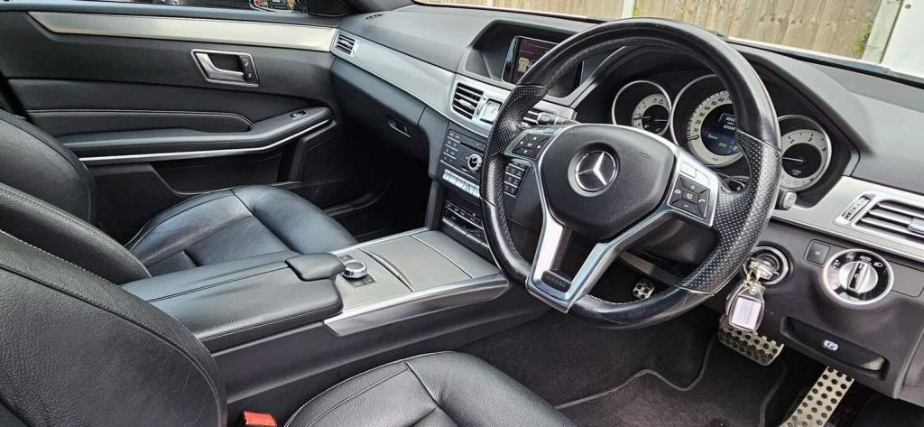 View MERCEDES-BENZ E CLASS 2.1 E250 CDI AMG Night Edition G-Tronic+ Euro 5 (s/s) 4dr