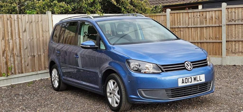 VOLKSWAGEN TOURAN